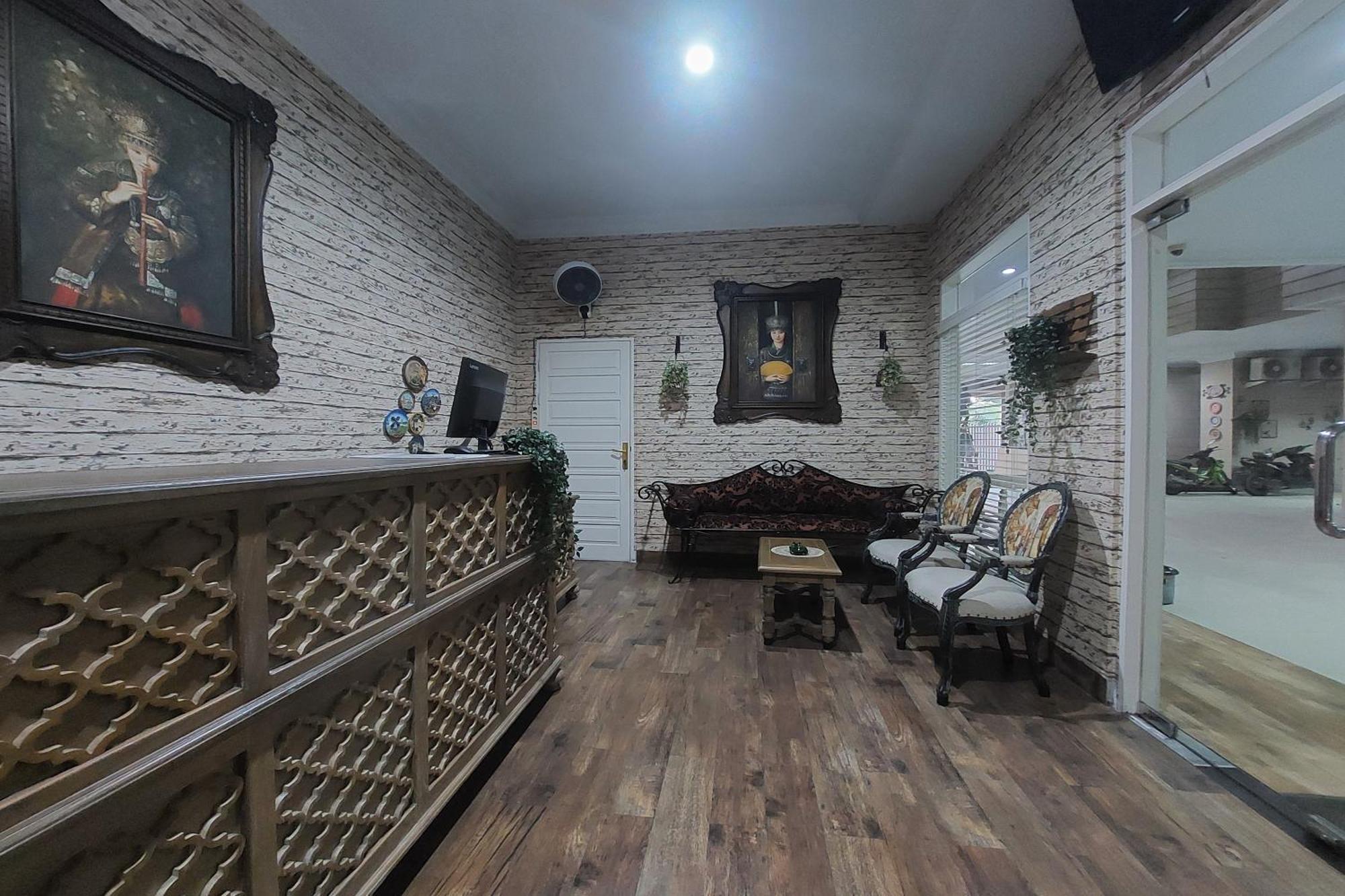 Nonie'S Huis Hotel Medan Exterior photo